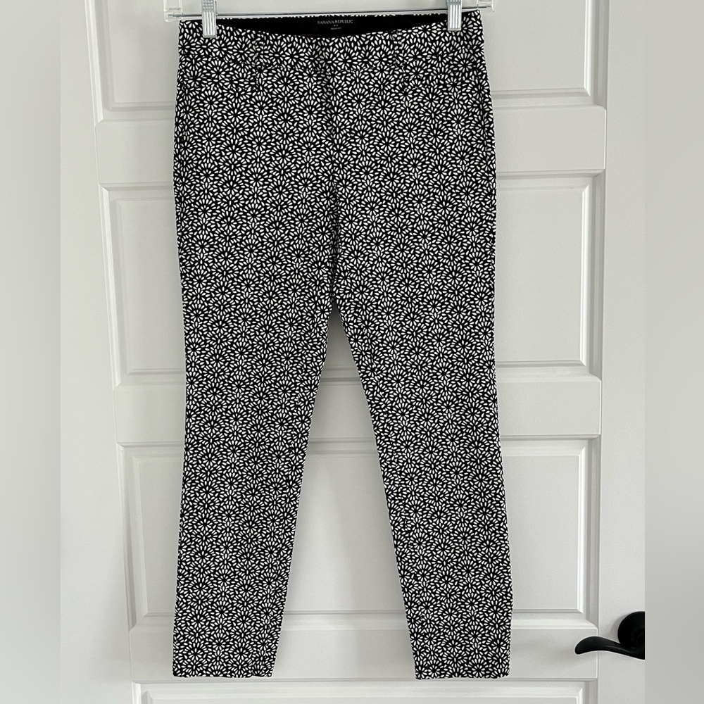 Banana Republic Sloan Crop Ankle Length Pants Slacks Black White Floral New 2